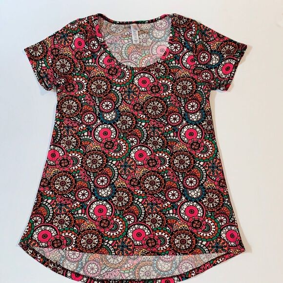 Lularoe Classic T Shirt XXS Top Pink Medallion - Picture 1 of 2